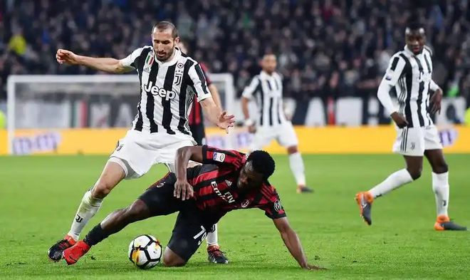 边呼喊申京 边呼喊申京