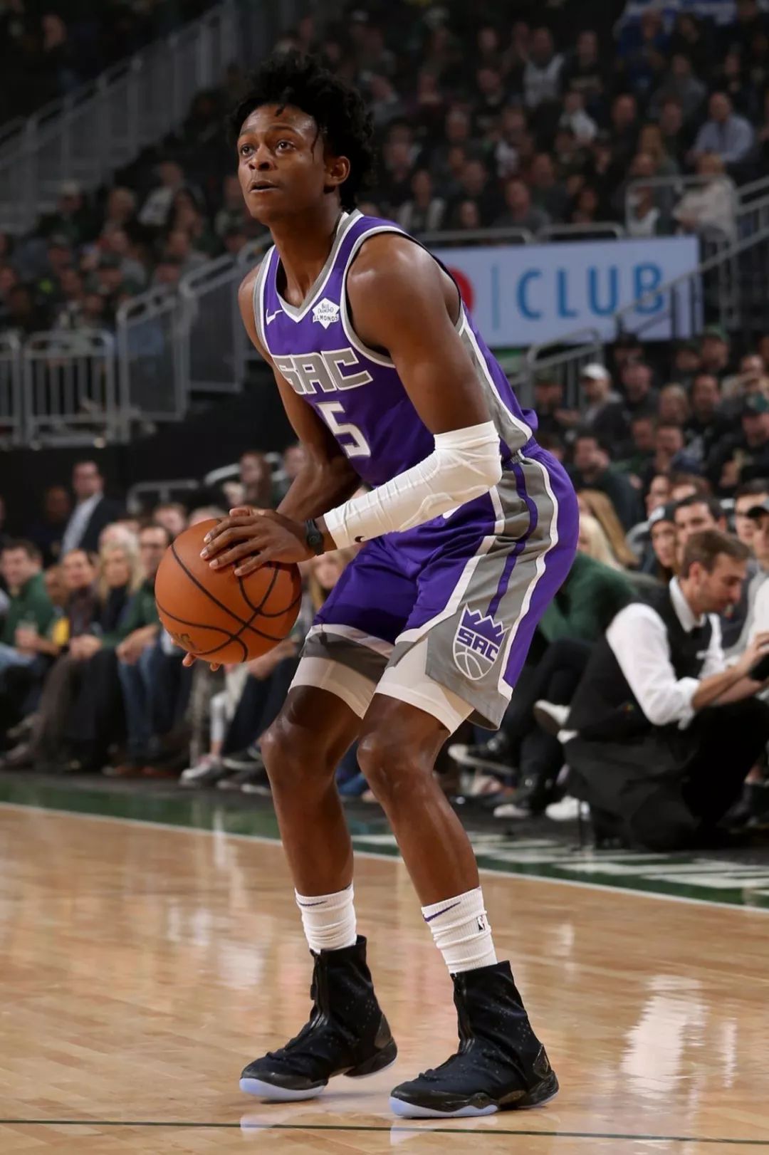 年轻球员与 年轻球员与