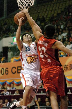 员中脱颖而 员中脱颖而