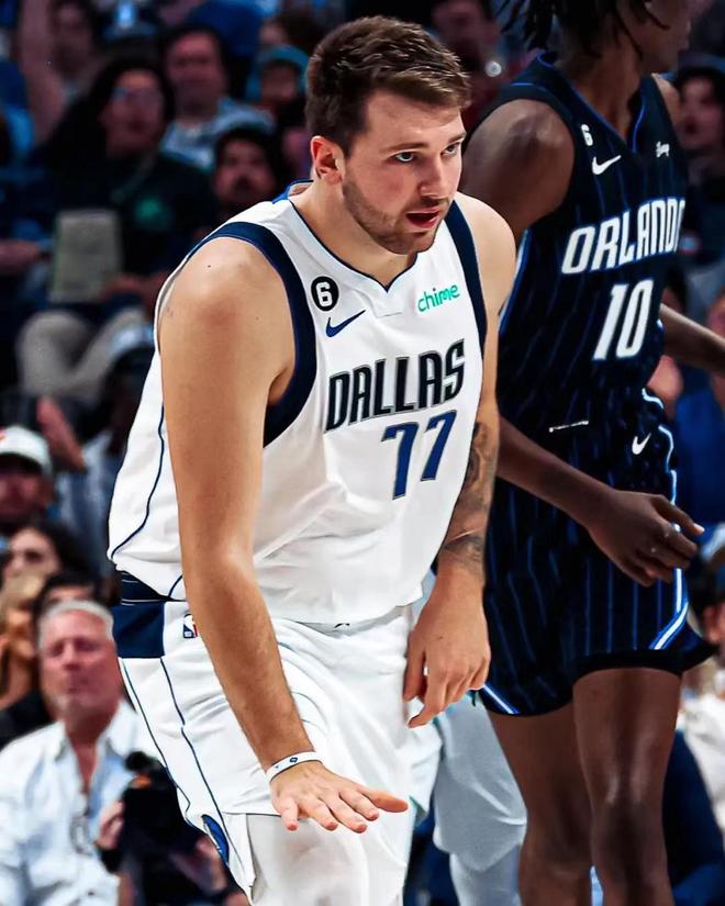 果断起脚 果断起脚