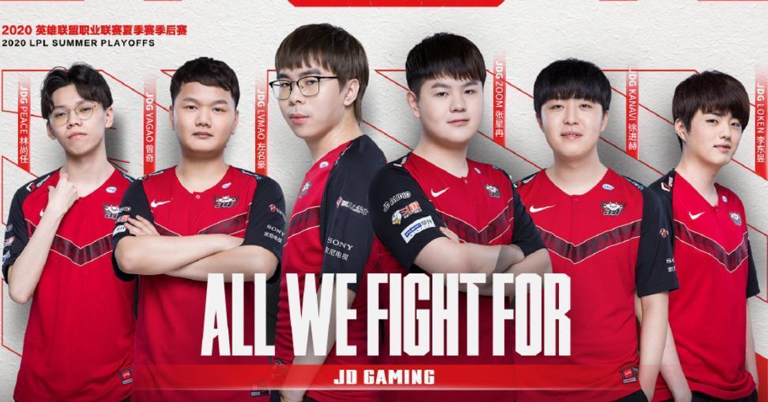 军赛挥拍开 军赛挥拍开