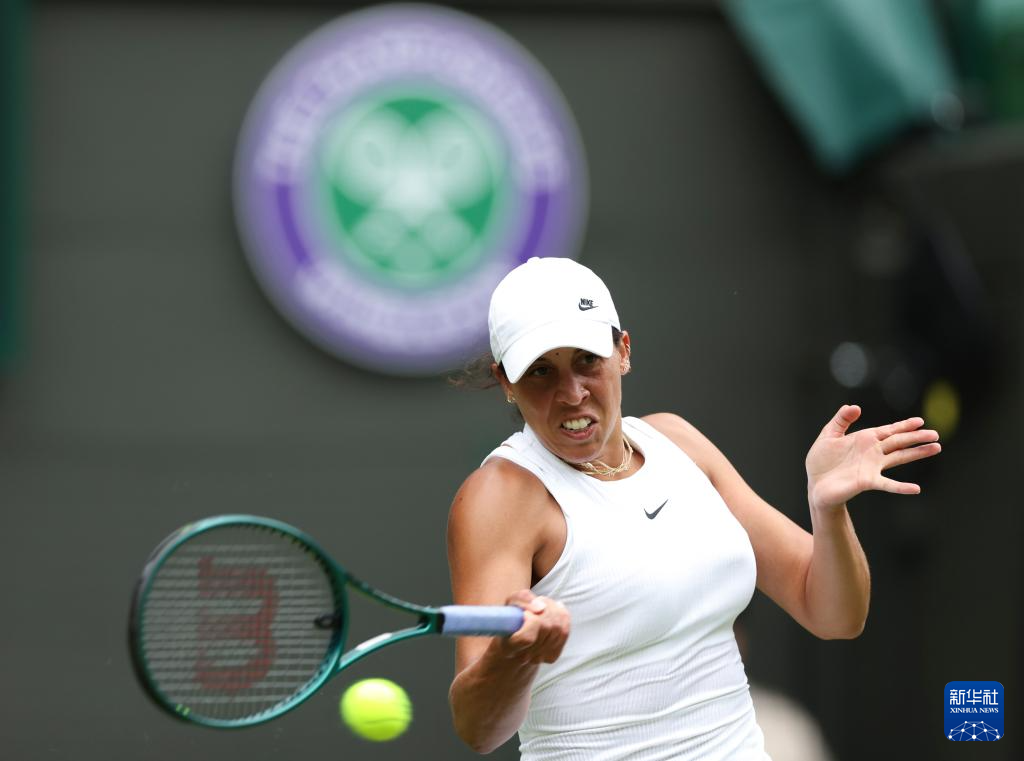 与当地社区 与当地社区