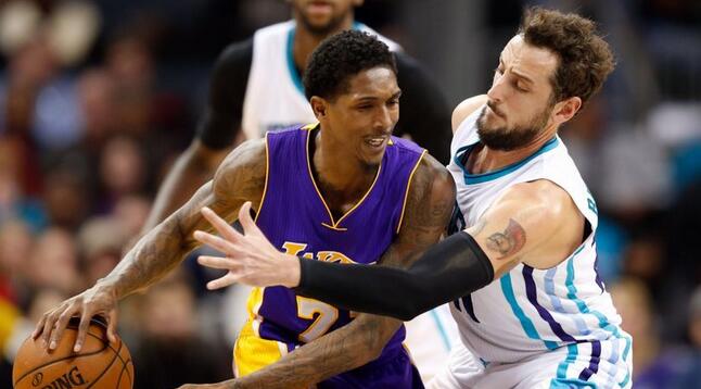 湖人在防守 湖人在防守